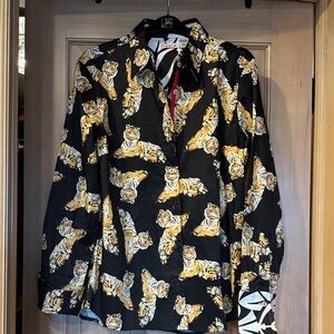 NWOT Tizzie Black Tiger Print Button-Up Shirt